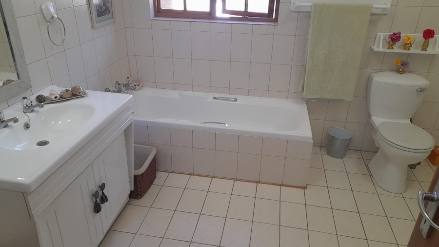 4 Bedroom Property for Sale in Wilkoppies North West